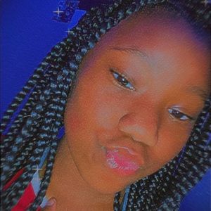 Meet your Posher, Brittney